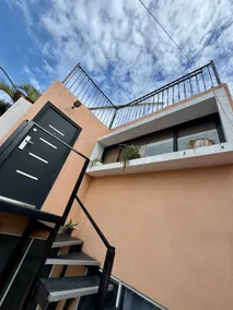 Apartment in Hacienda los Fresnos, gated community - Image 2