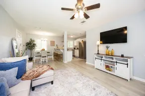Comfy, Quiet Stay Near Airport! - Image 2