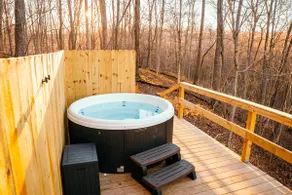 The Lookout | Luxury Hocking Hills Treehouse - Image 5