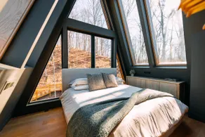 The Lookout | Luxury Hocking Hills Treehouse - Image 4