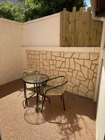 Accommodation for 4 people, courtyard and parking - Image 4