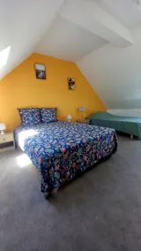 Townhouse close to shops and beaches - Image 2
