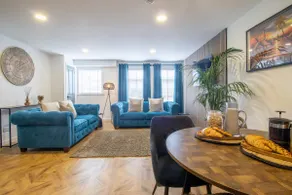 Modern 2-Bed Apt, Private Parking, Ayr Town Centre - Image 2