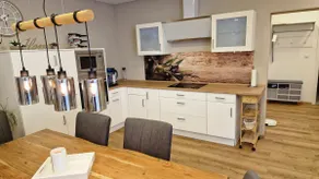 Vacation with friends | 4 rooms | 65” TV | Premium - Image 4
