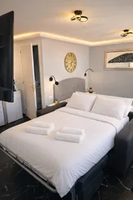 Luxury Studio Paris - Image 4