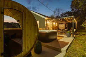 Secluded・Speakeasy・Sauna・Cigar Shed・Hot Tub - Image 3