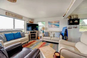 Willapa Bay Waterfront Cottage | Sleeps 8 - Image 3