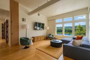 Hilltop's River Penthouse - Image 4