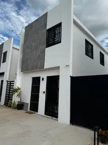 House with pool in a private residential development - Image 3