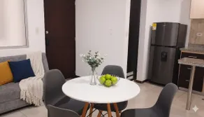 Modern Loft Downtown Fast Wifi 24-hour Reception - Image 4