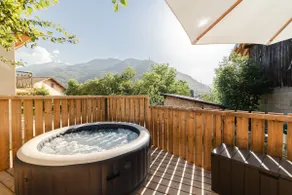 Le Chalet Madrier - Terrasse et Jacuzzi privé - Image 3