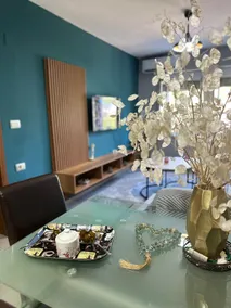 Sunny APT & Garden, Kitchen & Free Parking - Image 3