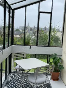 Welcome to the small air-conditioned ground floor viewpoint - Image 4