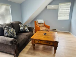 Charming upstairs retreat - Image 2
