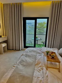 Luxury hotel suite with a view in the heart of Abha - Image 2