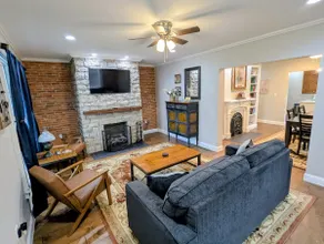 Historic Tin Shop-3BR/3BA Wedding & Family Retreat - Image 4