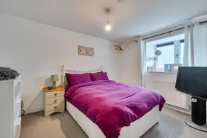 Modern Seaside Cottage - Sleeps 5 - Image 5