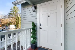 Charming 1BR Cottage – Walk to Britt Gardens - Image 3
