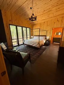 “Scout’s House” cabin on 2 acres, sleeps 10 - Image 2
