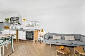 Cozy modern cottage - Image 2