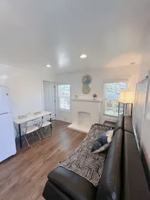 Private 1BR Unit 2 in Triplex Home/Caltech/PCC - Image 2