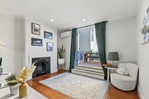 Parking | Darlinghurst| Work desk| Close to CBD - Image 2