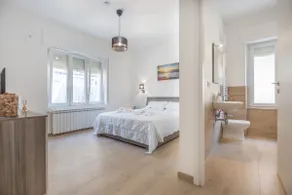 3BR Apt 50m Beach, Ensuite Baths + Parking - Image 3