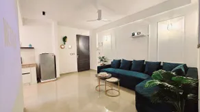 Serene Luxe Escape + 100” Movie Theater - Image 5