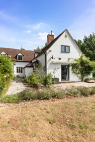 Family house near the Cotswolds - Image 2