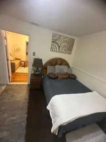 Hyde’s Cottage - Image 3