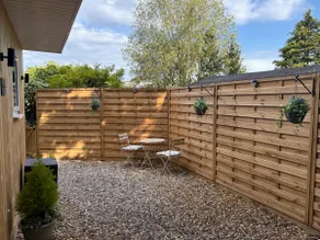 The Perk Inn, Cosy & Secluded Garden Lodge - Image 5