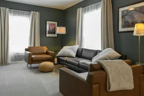 The Railway Retreat - Downtown Sylvania - Image 5