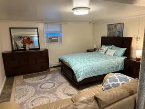 Basement Large Studio Apartment - Image 2