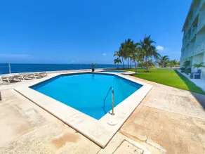 Beachfront Duplex PentHouse | 4 Pools | Ocean-View - Image 5