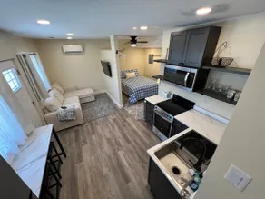 Cozy Studio Apartment - Image 2