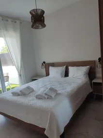 EriZen Jacuzzi Suites - Image 3