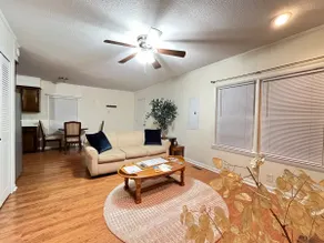 Charming Brick Cottage with a King Suite & a Queen - Image 2