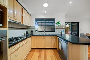 Beach House | 3 Min Drive to Scarborough | 4BR - Image 5