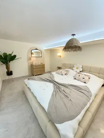 Romantic Jacuzzi & Movie Suite - Casacocoonspa - Image 3