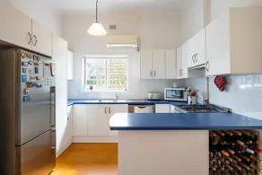 Queens Park Retreat - Image 4