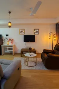 Cozy space near airport - Image 2
