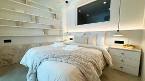 Wellness & Design Cocoon with Private Spa and Garden - Image 2