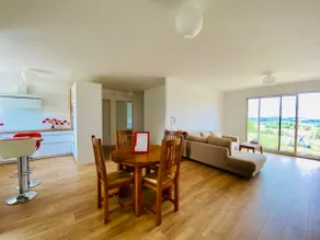 Quiet new house - Image 3