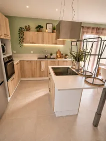 Modern, quiet house with garden - Image 3