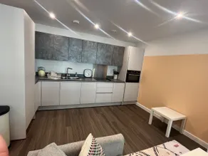Modern 1 bed flat by Acton Town - Image 2