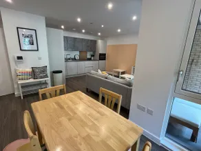 Modern 1 bed flat by Acton Town - Image 4