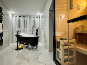 LuxLife - Luxury Escape - Sauna, Balcony, Vistas - Image 4
