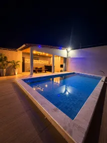Cozy house with pool • up to 10 guests - Image 3