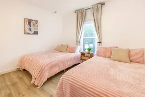 Cozy 3BR • Walk to Downtown & Pacific University - Image 4