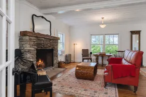 Secluded Charming Farmhouse Lake Views Firepit - Image 4